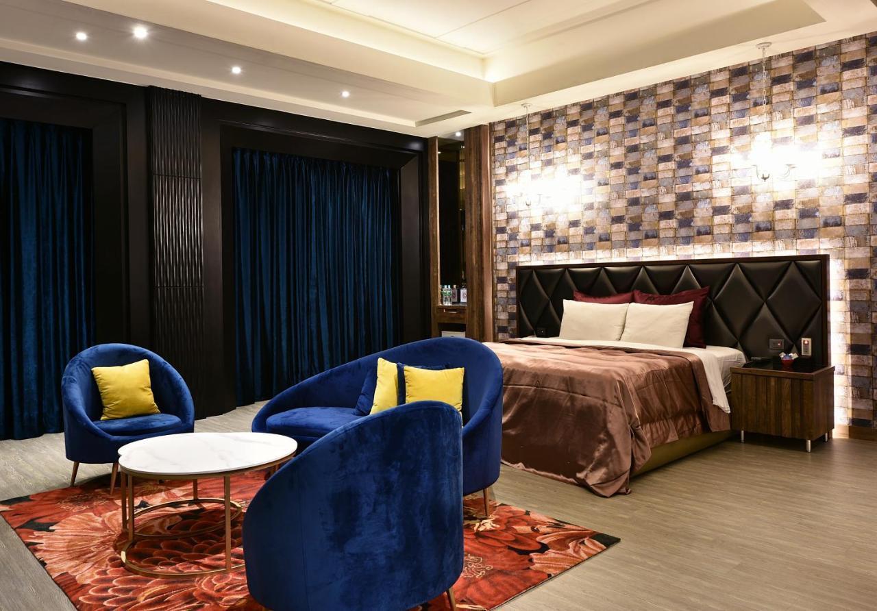 Venice Motel Тайчжун Экстерьер фото