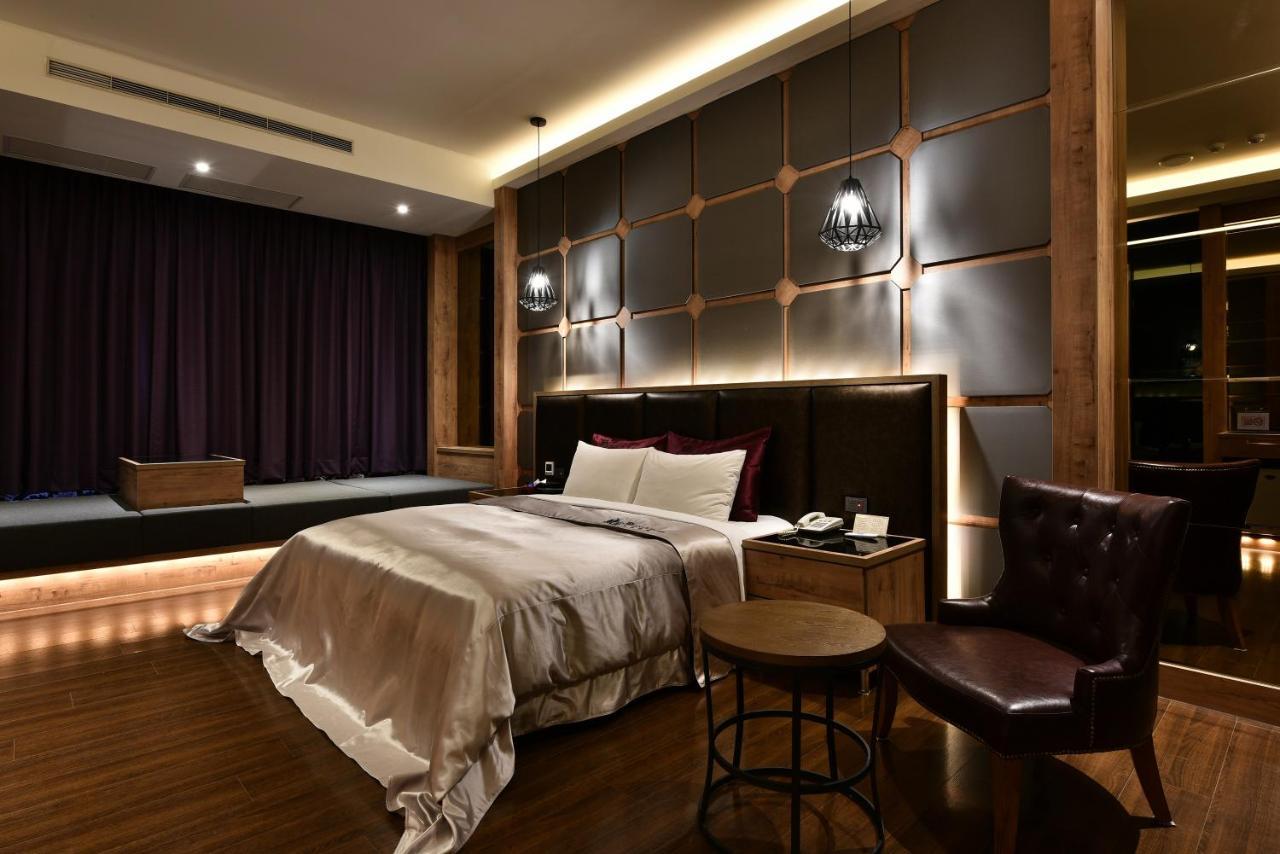 Venice Motel Тайчжун Экстерьер фото