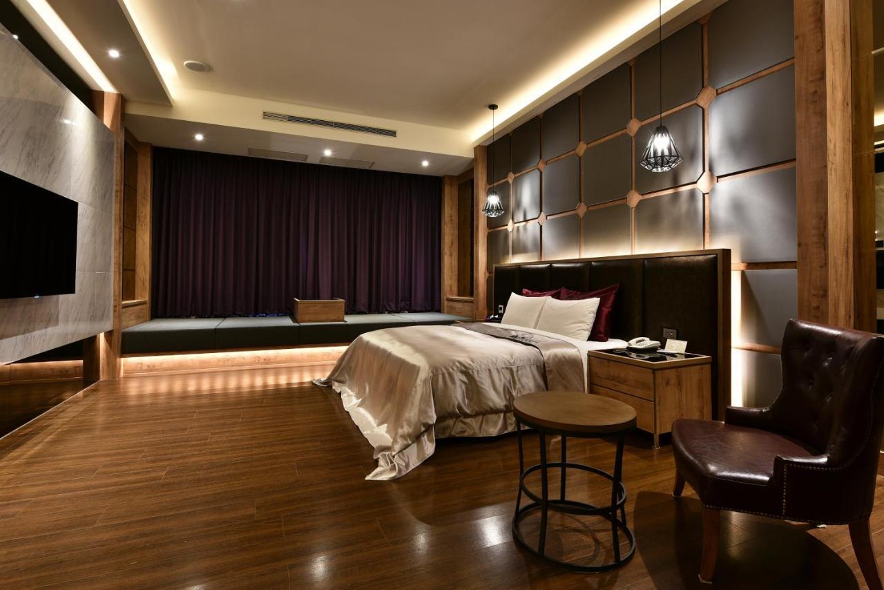 Venice Motel Тайчжун Экстерьер фото